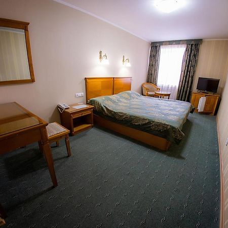 Hotel Edem Karagandy Esterno foto