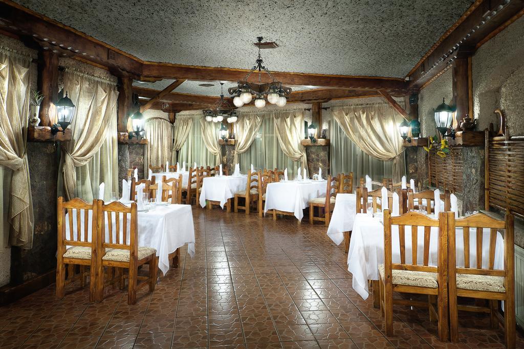 Hotel Edem Karagandy Esterno foto