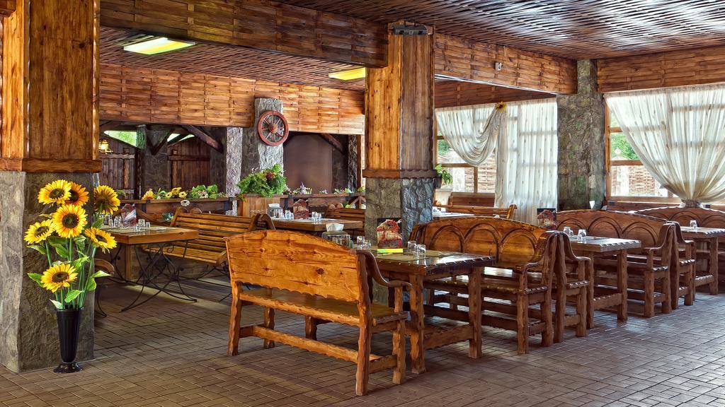 Hotel Edem Karagandy Esterno foto