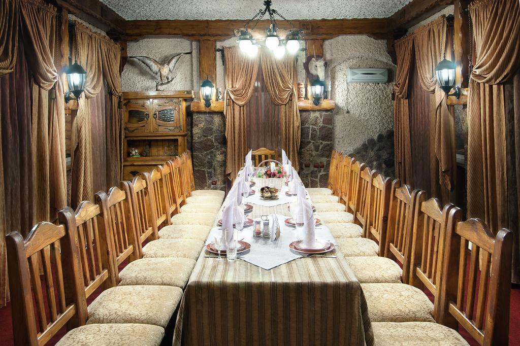 Hotel Edem Karagandy Esterno foto