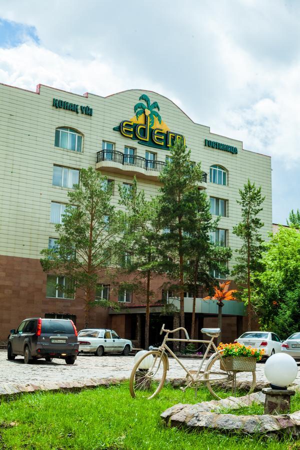 Hotel Edem Karagandy Esterno foto