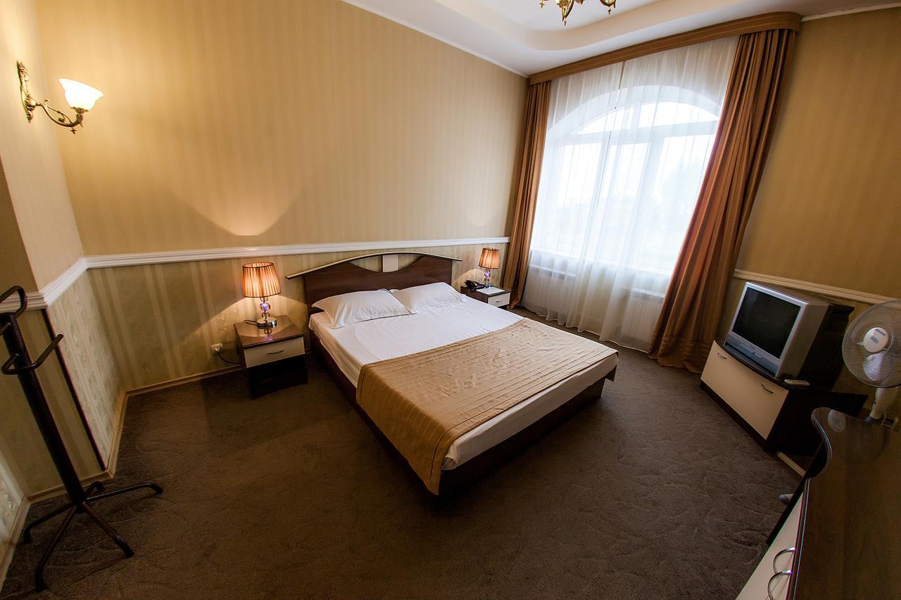 Hotel Edem Karagandy Esterno foto