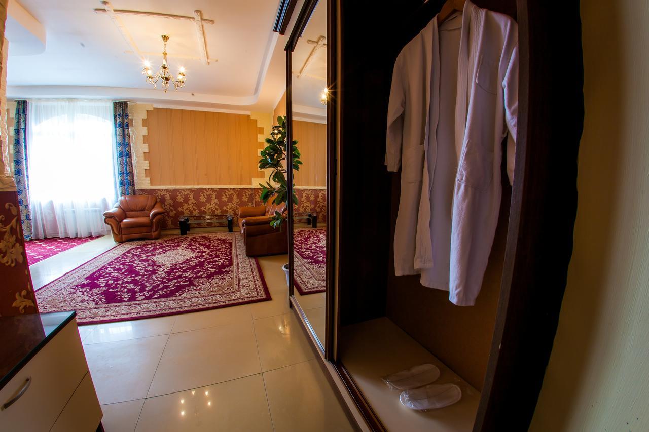Hotel Edem Karagandy Esterno foto