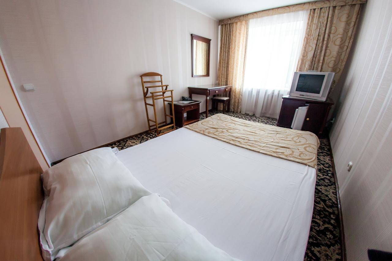 Hotel Edem Karagandy Esterno foto