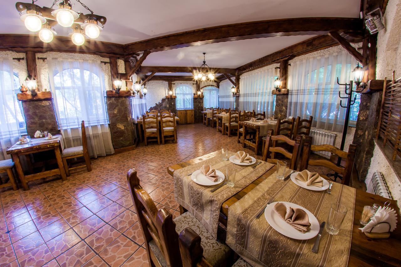 Hotel Edem Karagandy Esterno foto