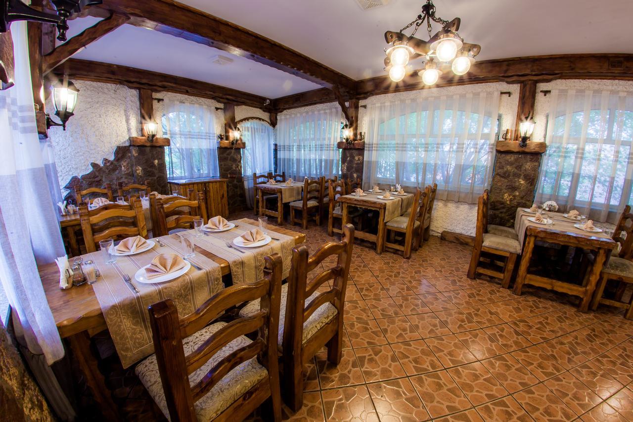 Hotel Edem Karagandy Esterno foto