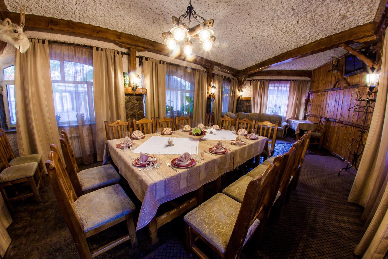 Hotel Edem Karagandy Esterno foto