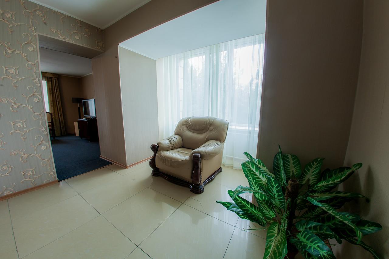 Hotel Edem Karagandy Esterno foto