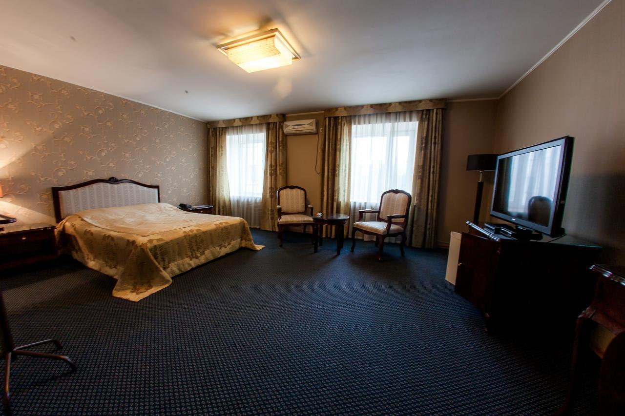 Hotel Edem Karagandy Esterno foto