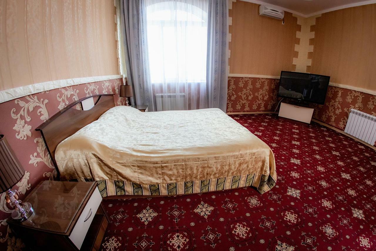 Hotel Edem Karagandy Esterno foto