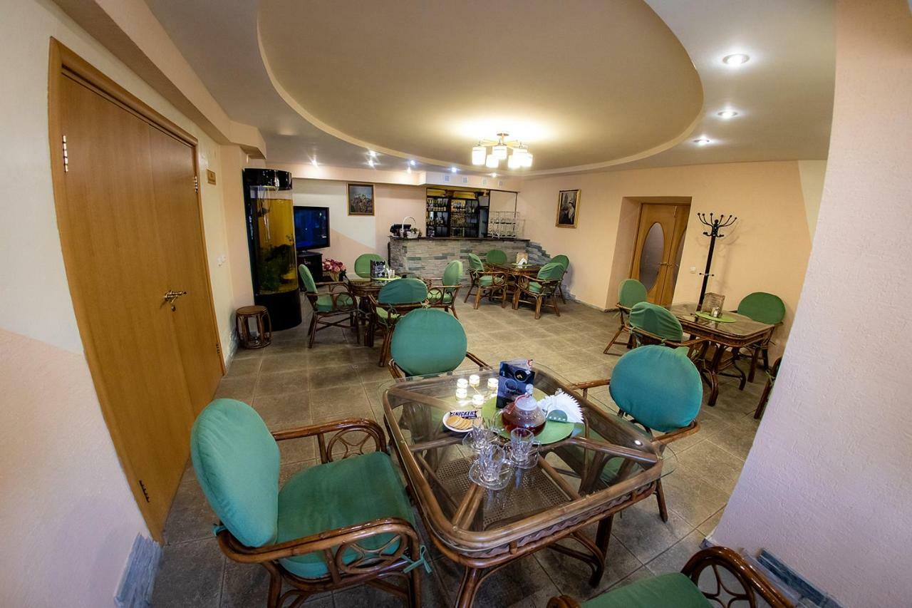 Hotel Edem Karagandy Esterno foto