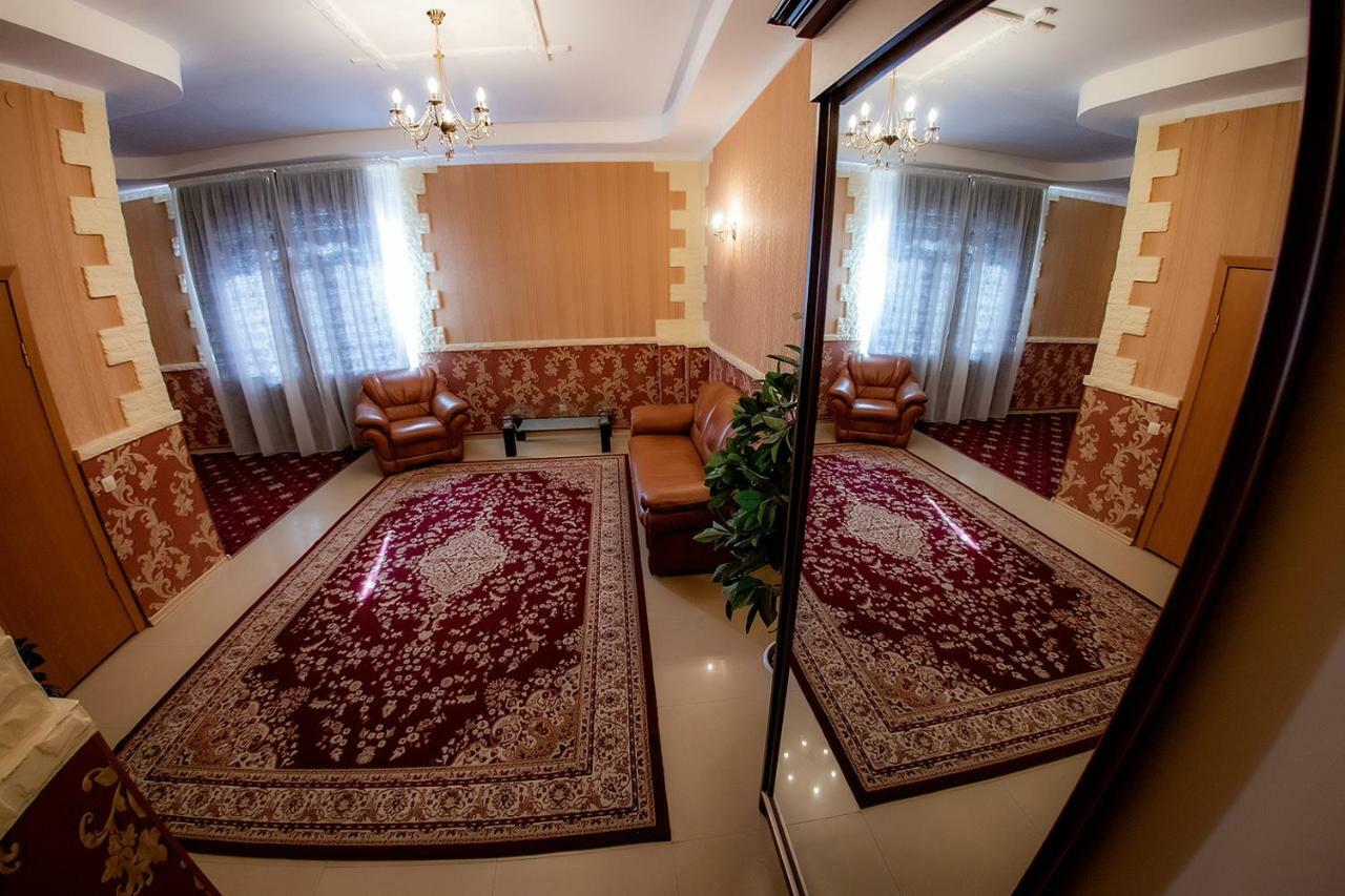 Hotel Edem Karagandy Esterno foto